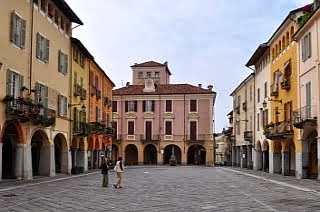 https://lh5.googleusercontent.com/-KLM6YXBJ5gE/UmUwVi5NikI/AAAAAAAD1Dw/rSsjLVUgiUY/s1600/BIELLA.jpg